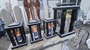 Лампады из гранита маленькие и большая вместе